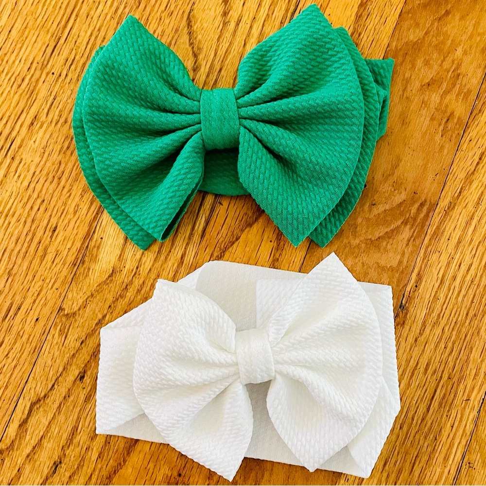 Big bow head wraps, white and Christmas green, 3-24m baby girl